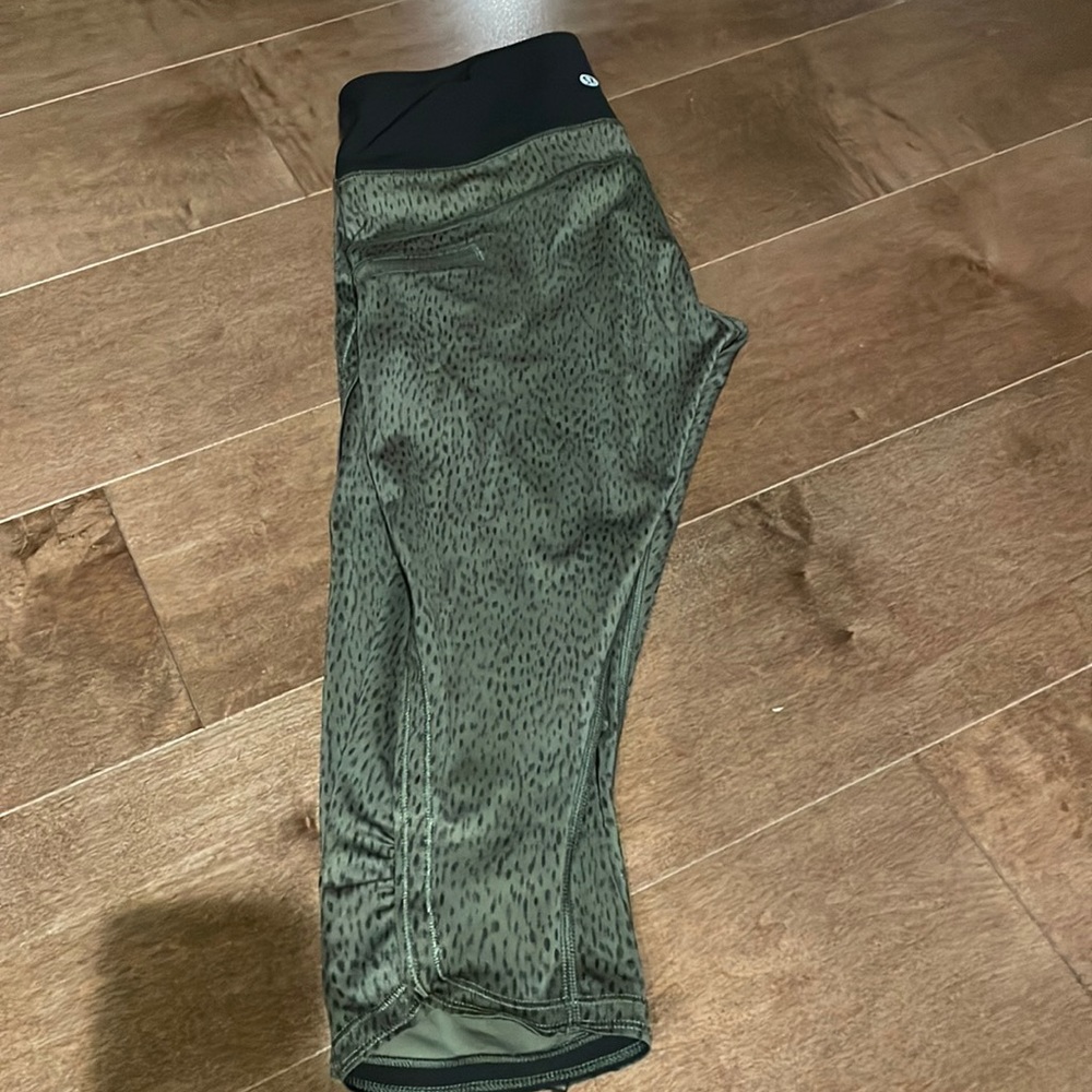 Lululemon Printed Cropped Leggings